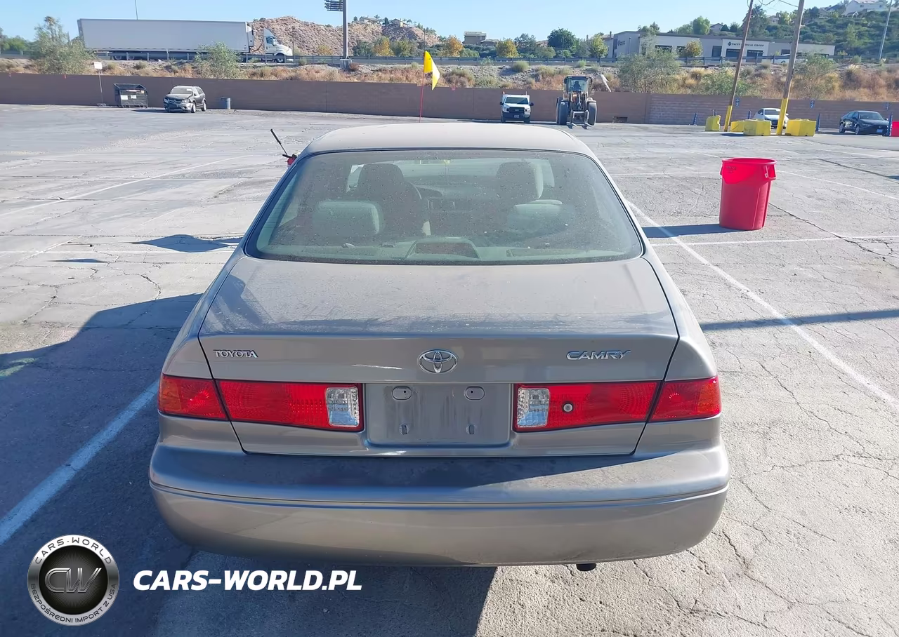 2000 Toyota Camry Le VIN:JT2BG22K9Y0489162 - 18