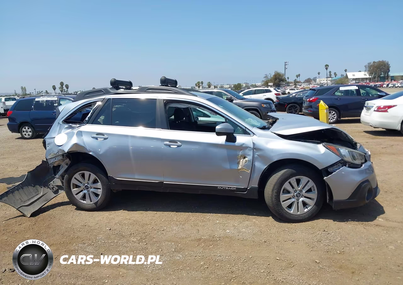 2018 Subaru Outback 2.5I Premium VIN:4S4BSACC5J3392547 - 14
