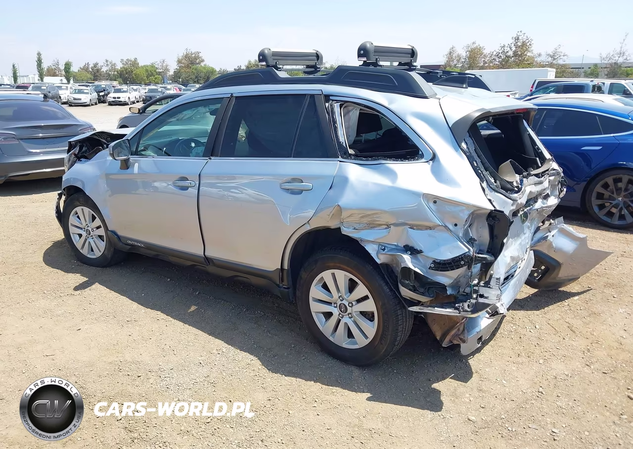 2018 Subaru Outback 2.5I Premium VIN:4S4BSACC5J3392547 - 3