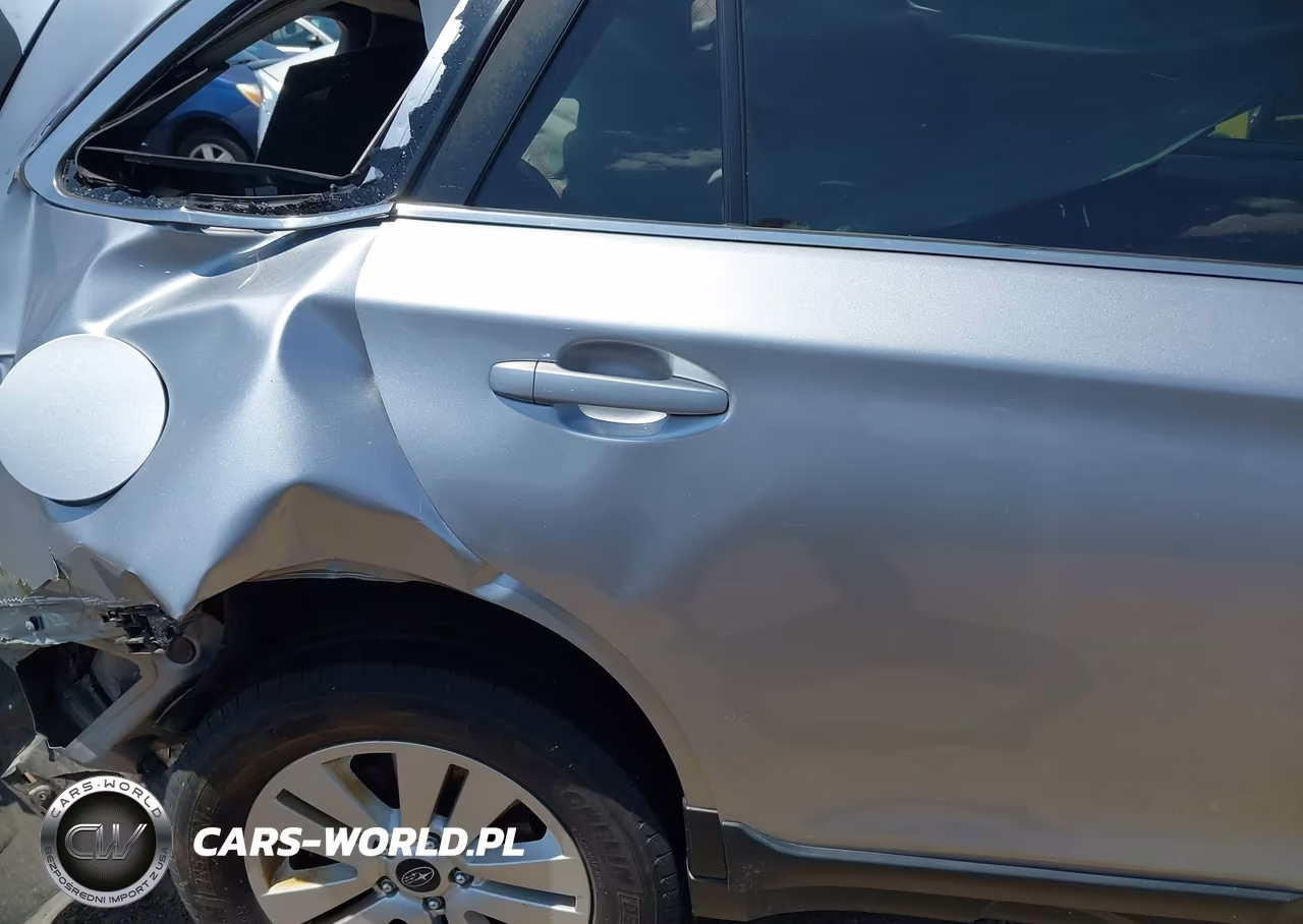 2018 Subaru Outback 2.5I Premium VIN:4S4BSACC5J3392547 - 8
