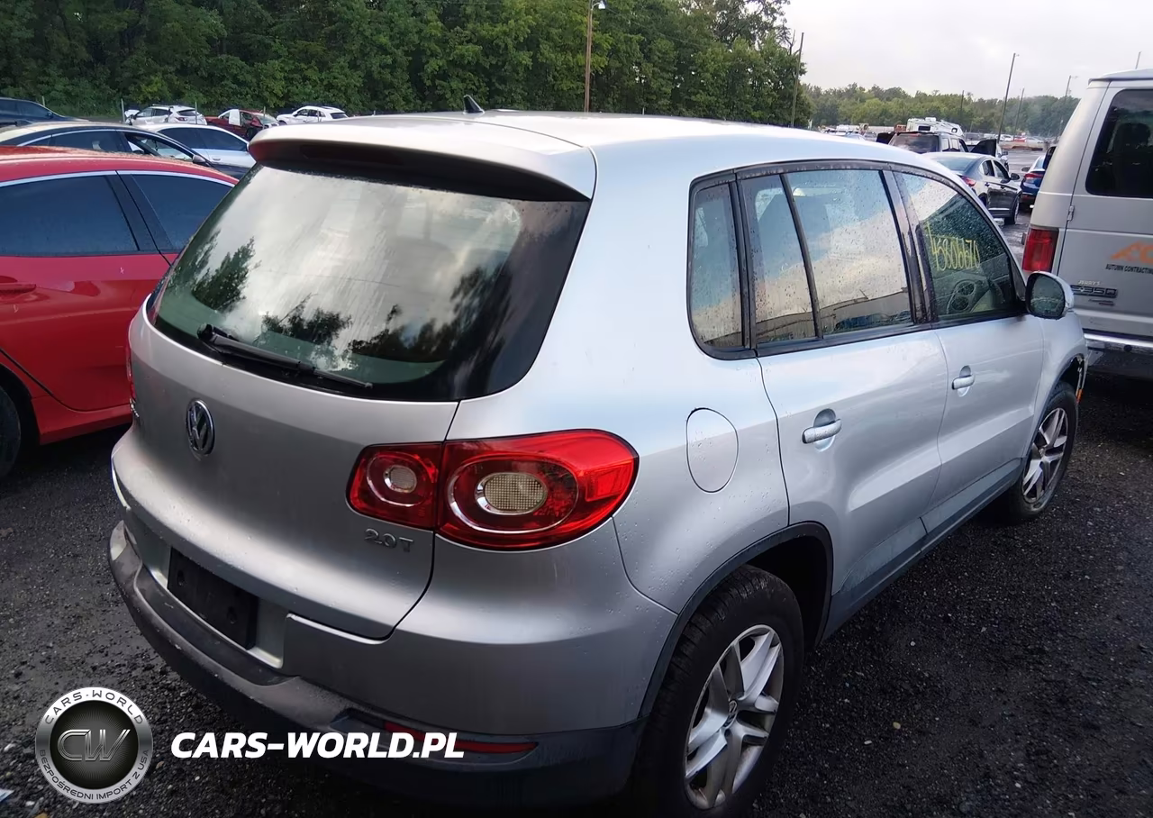 2011 Volkswagen Tiguan S VIN:WVGAV7AXXBW558590 - 4