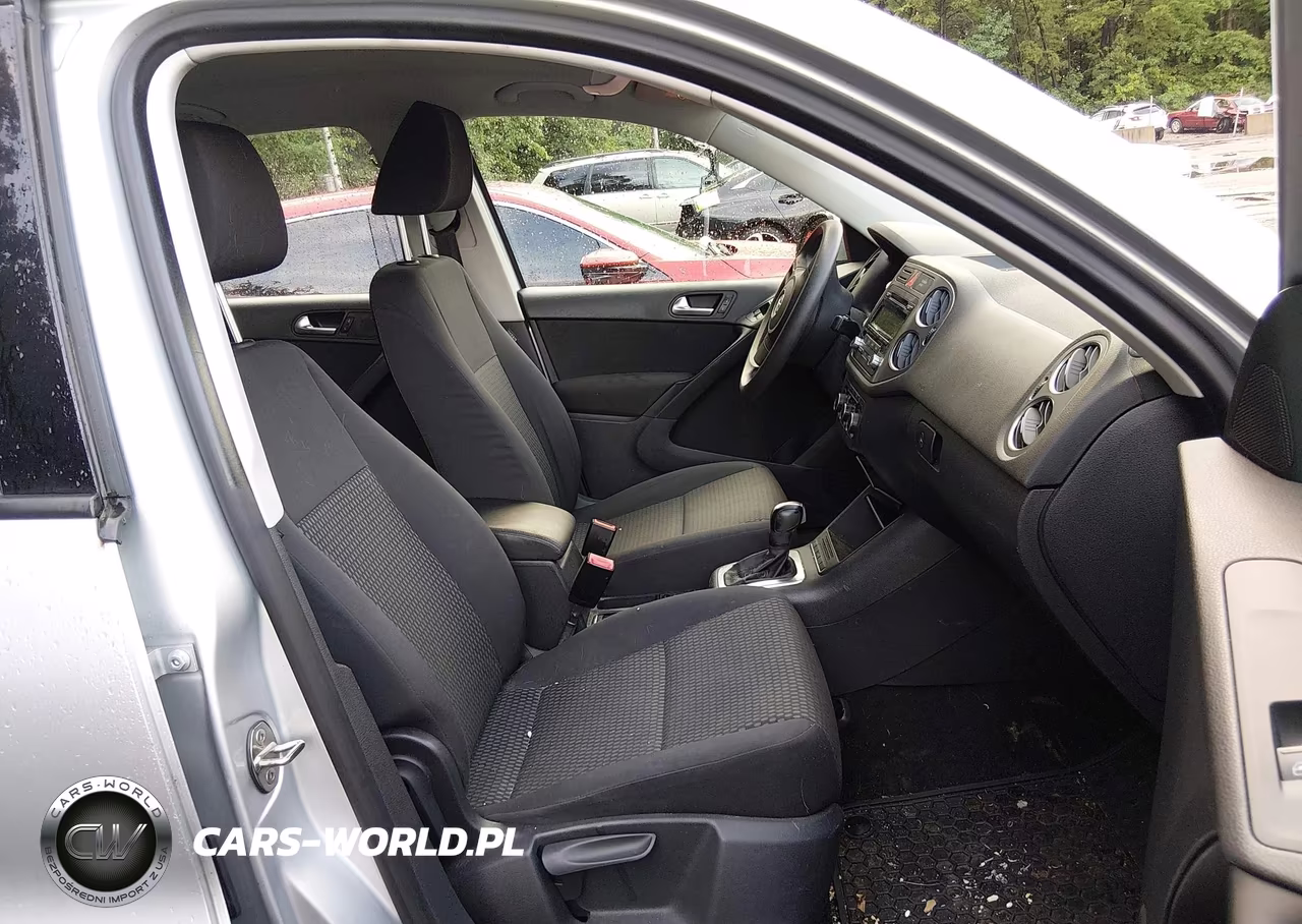 2011 Volkswagen Tiguan S VIN:WVGAV7AXXBW558590 - 5