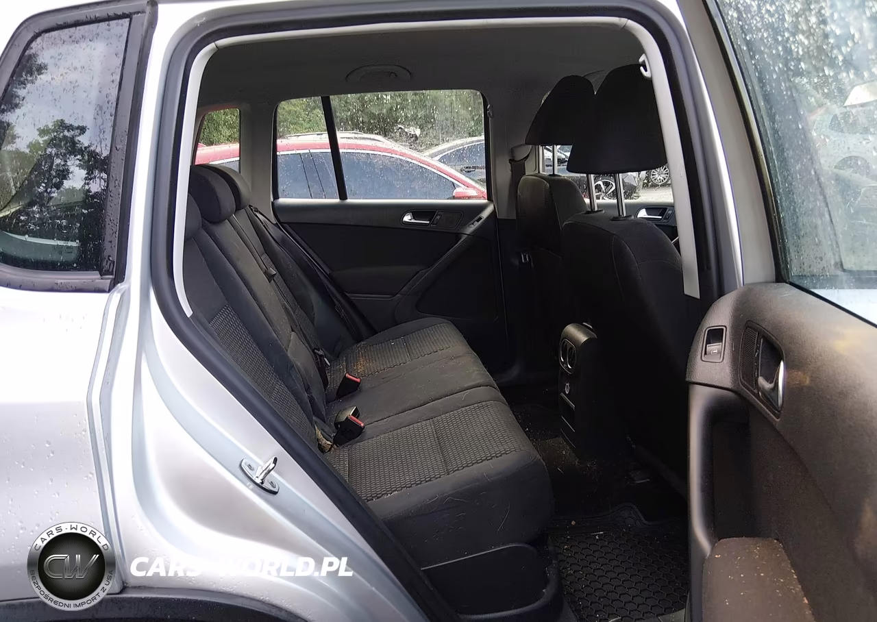 2011 Volkswagen Tiguan S VIN:WVGAV7AXXBW558590 - 8