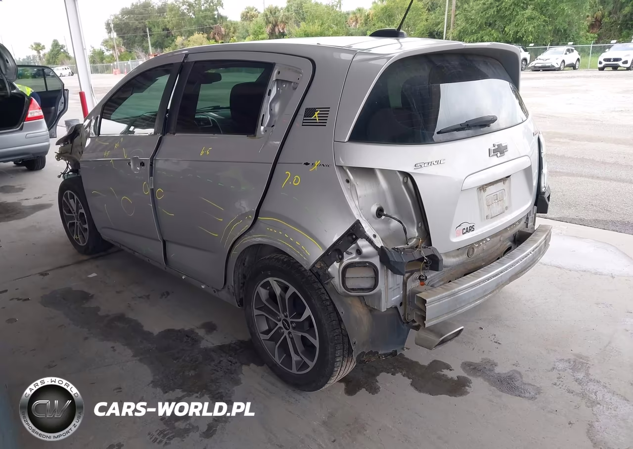 2019 Chevrolet Sonic Lt Auto VIN:1G1JD6SB5K4101307 - 3