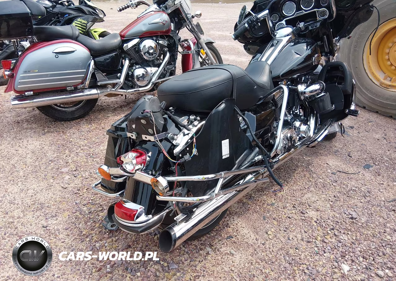 2010 Harley-Davidson Flhtcu VIN:1HD1FC413AB660464 - 4