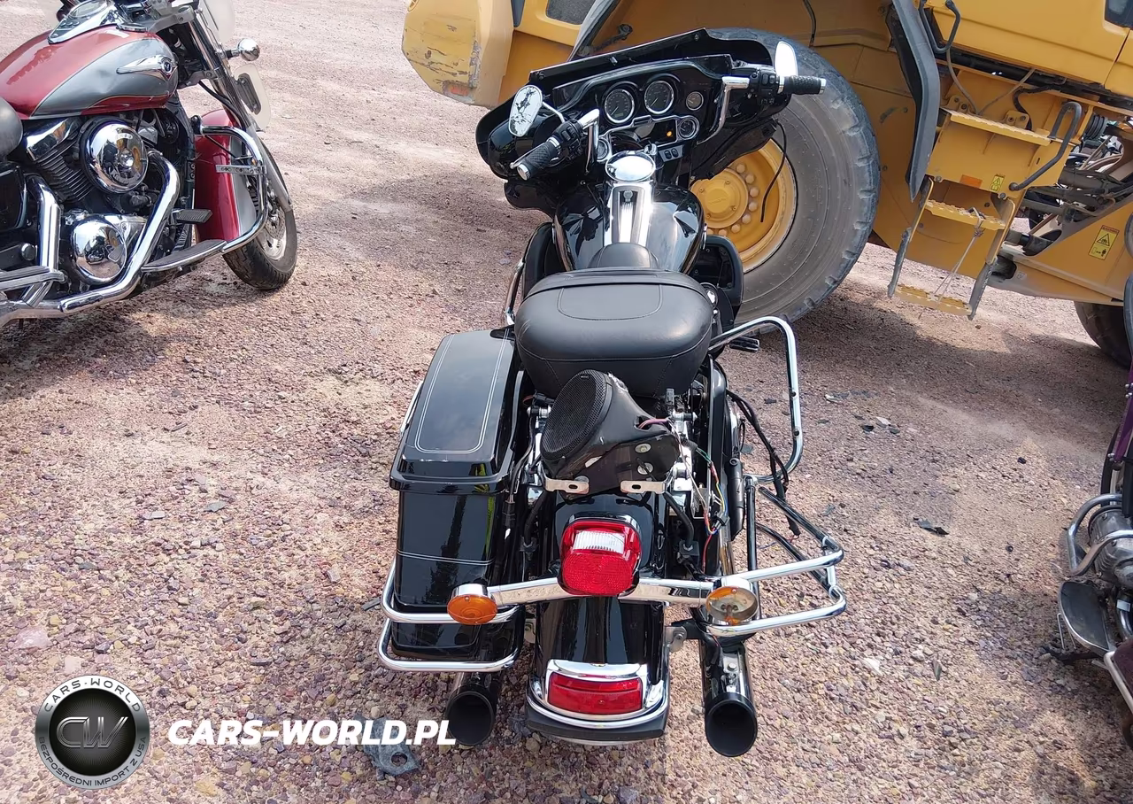 2010 Harley-Davidson Flhtcu VIN:1HD1FC413AB660464 - 6