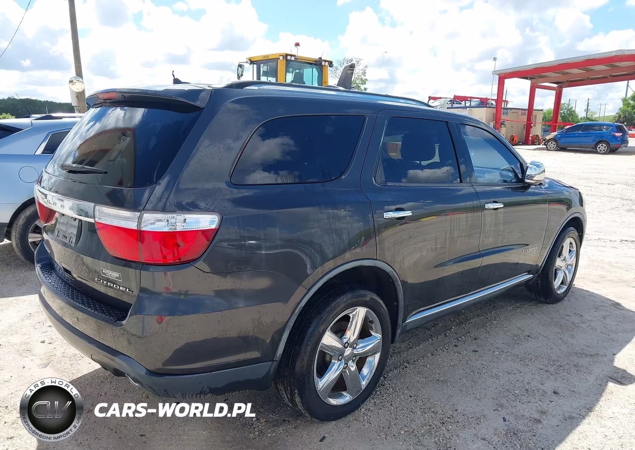 2011 Dodge Durango Citadel VIN:1D4RD5GGXBC653189 - 4