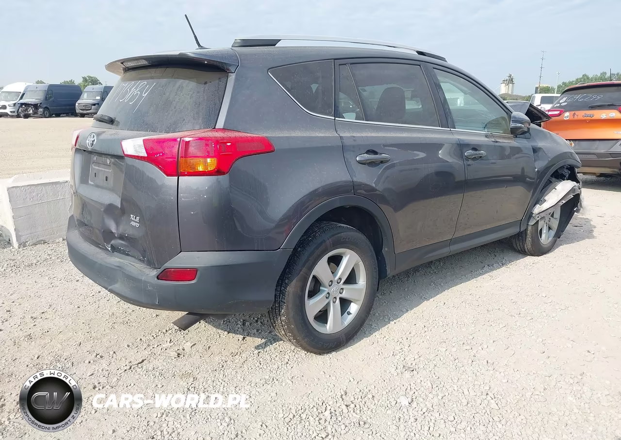 2014 Toyota Rav4 Xle VIN:2T3RFREV8EW173654 - 4