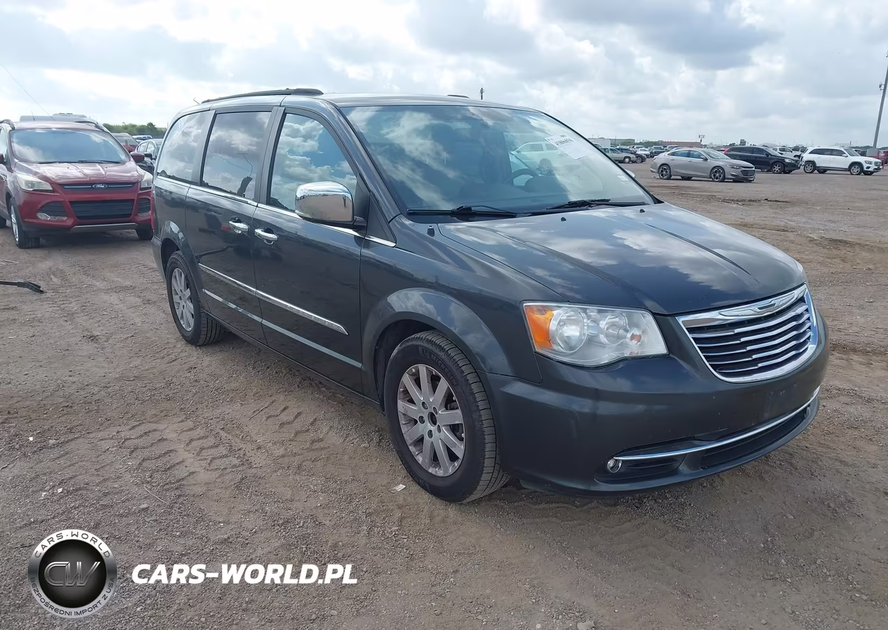 2011 Chrysler Town & Country Touring-L – zdjęcie 1 z 11