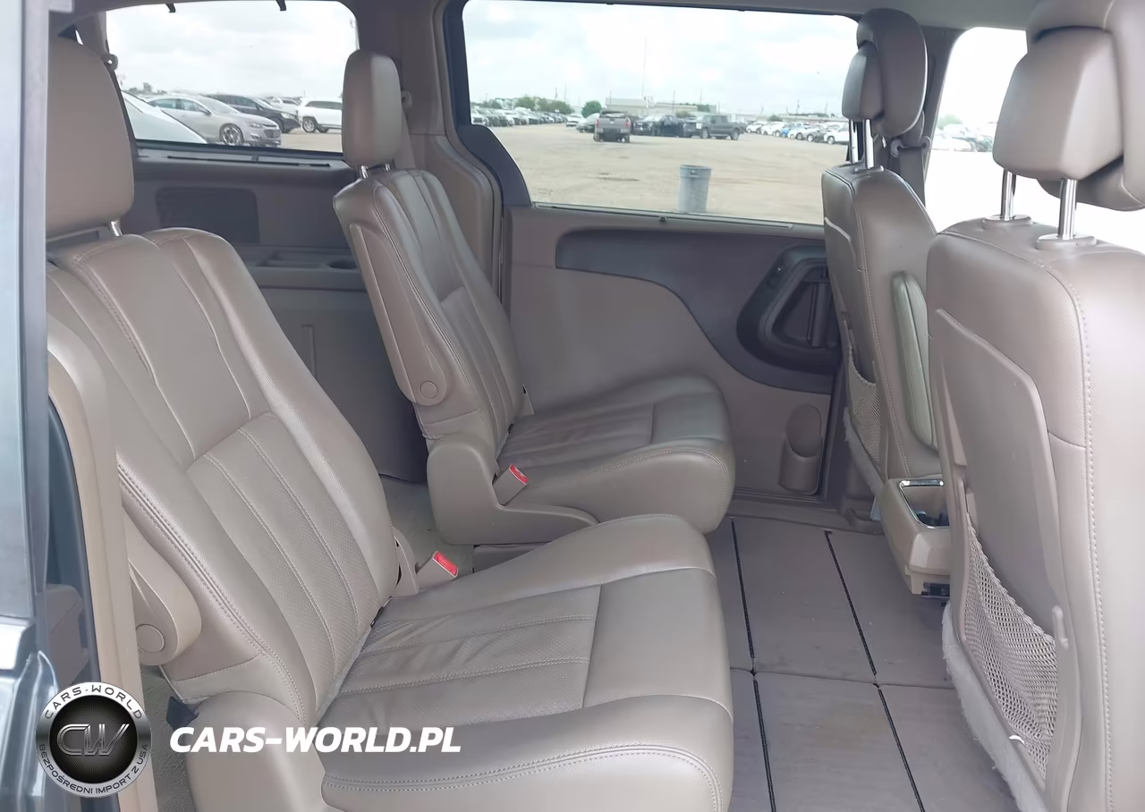 2011 Chrysler Town & Country Touring-L VIN:2A4RR8DG5BR713093 - 8