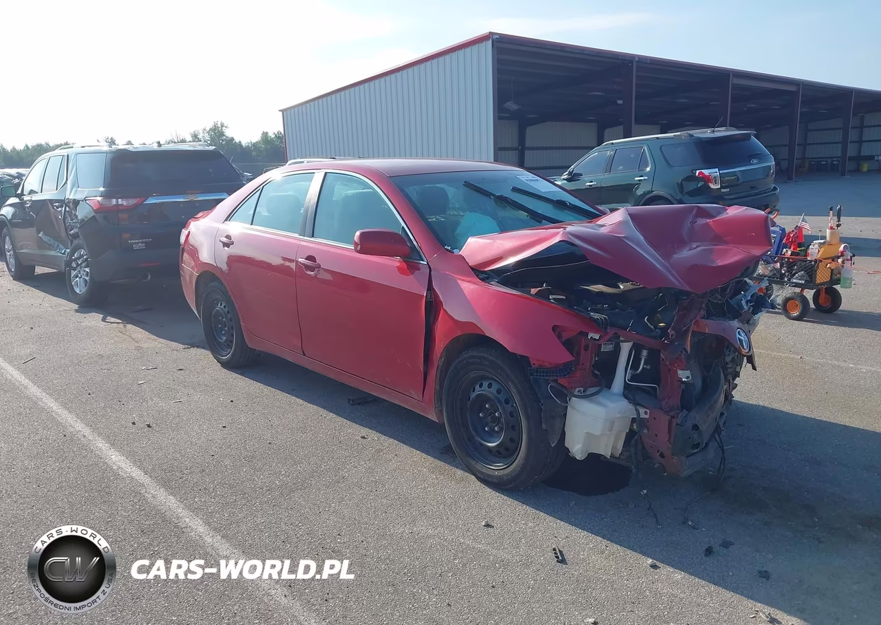 2010 Toyota Camry Le – zdjęcie 1 z 17