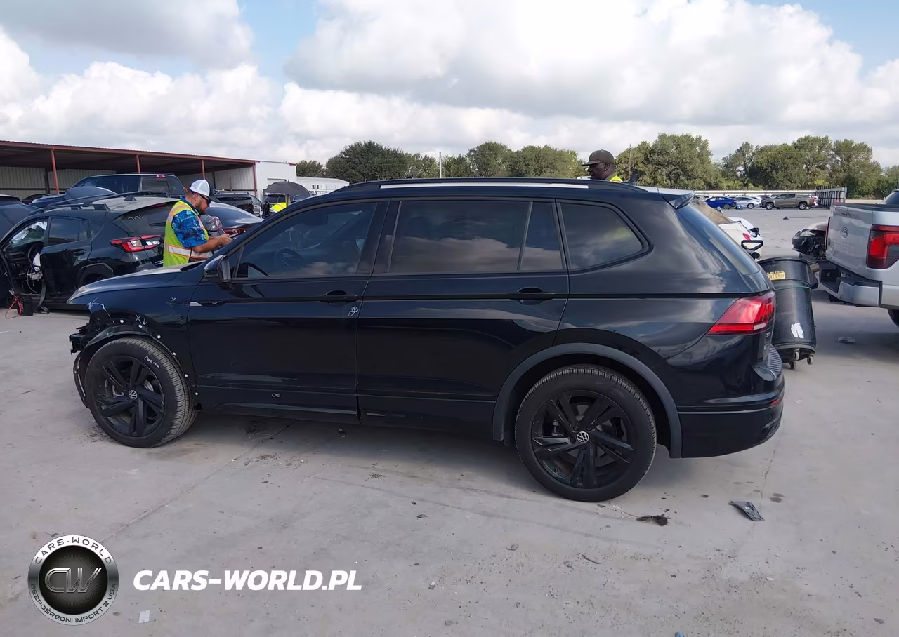2024 Volkswagen Tiguan 2.0T Se R-Line Black VIN:3VV8B7AX1RM159025 - 15
