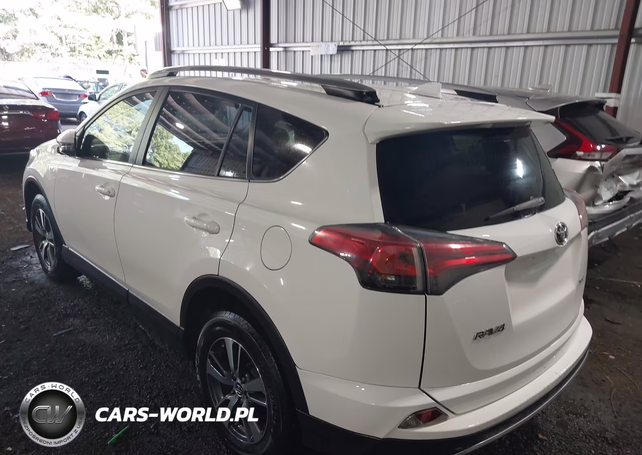 2017 Toyota Rav4 Xle VIN:JTMWFREVXHJ714080 - 3