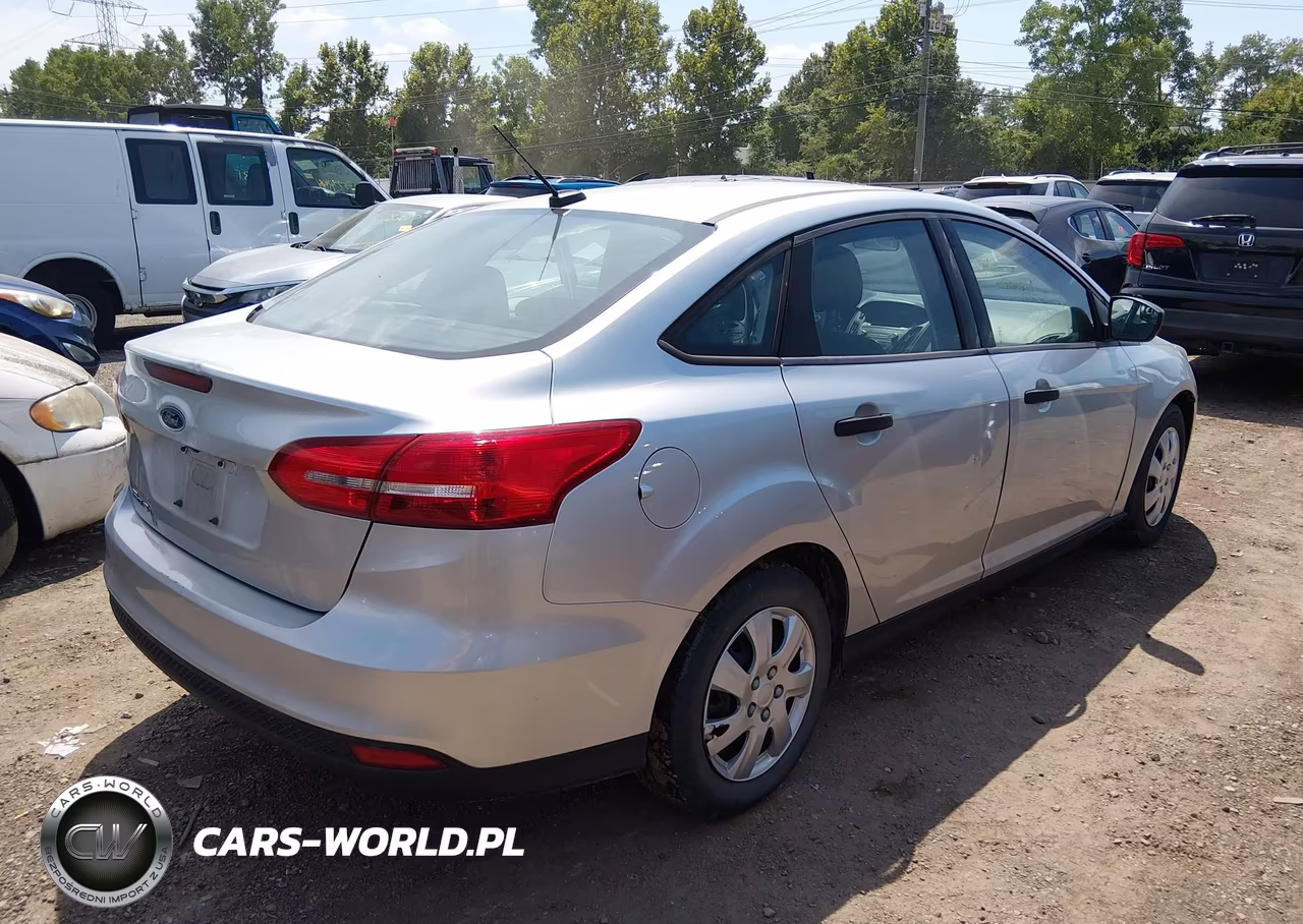 2017 Ford Focus S VIN:1FADP3E21HL276163 - 4