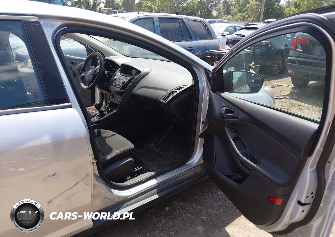 2017 Ford Focus S VIN:1FADP3E21HL276163 - 5