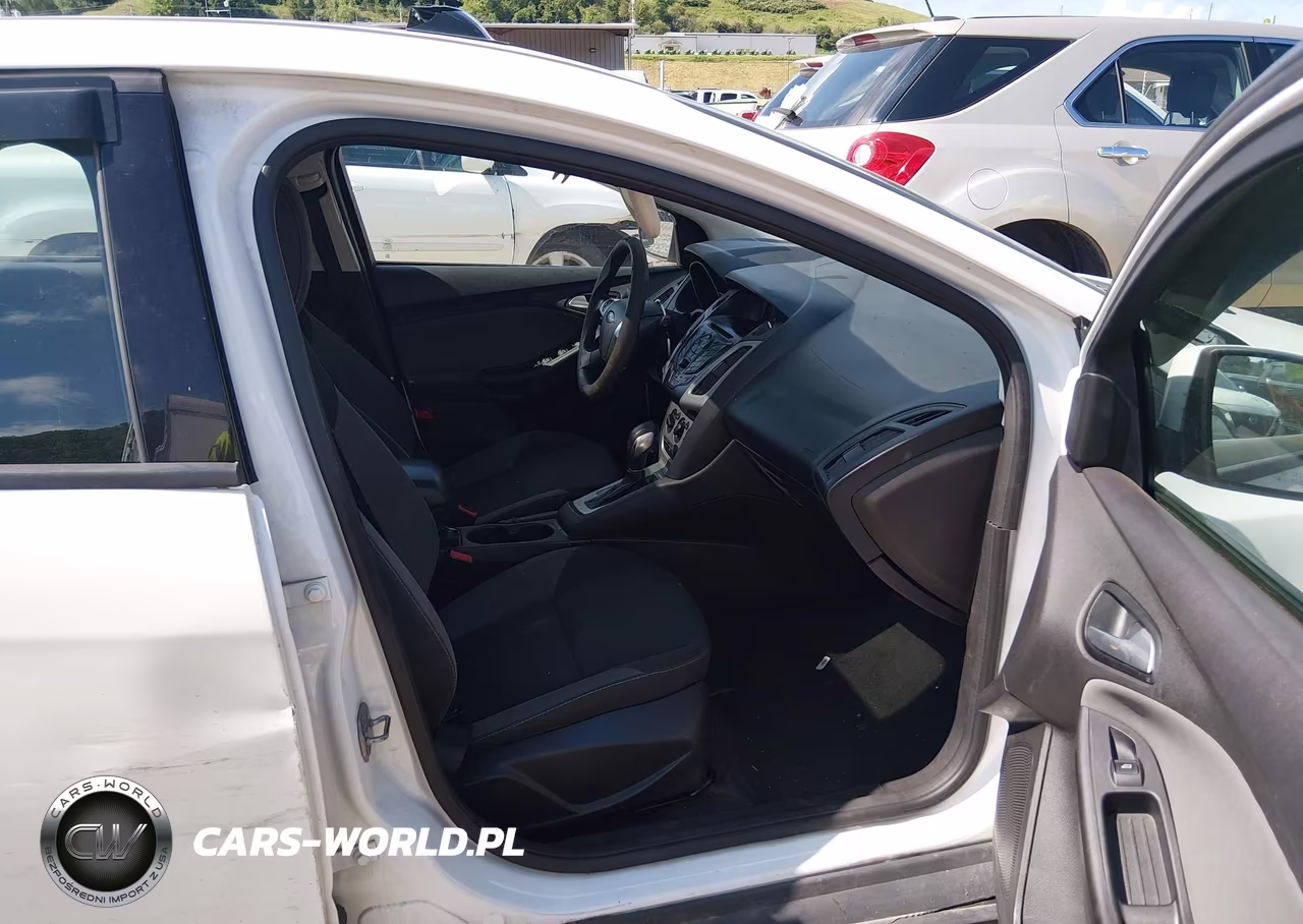 2014 Ford Focus Se VIN:1FADP3K2XEL265162 - 5