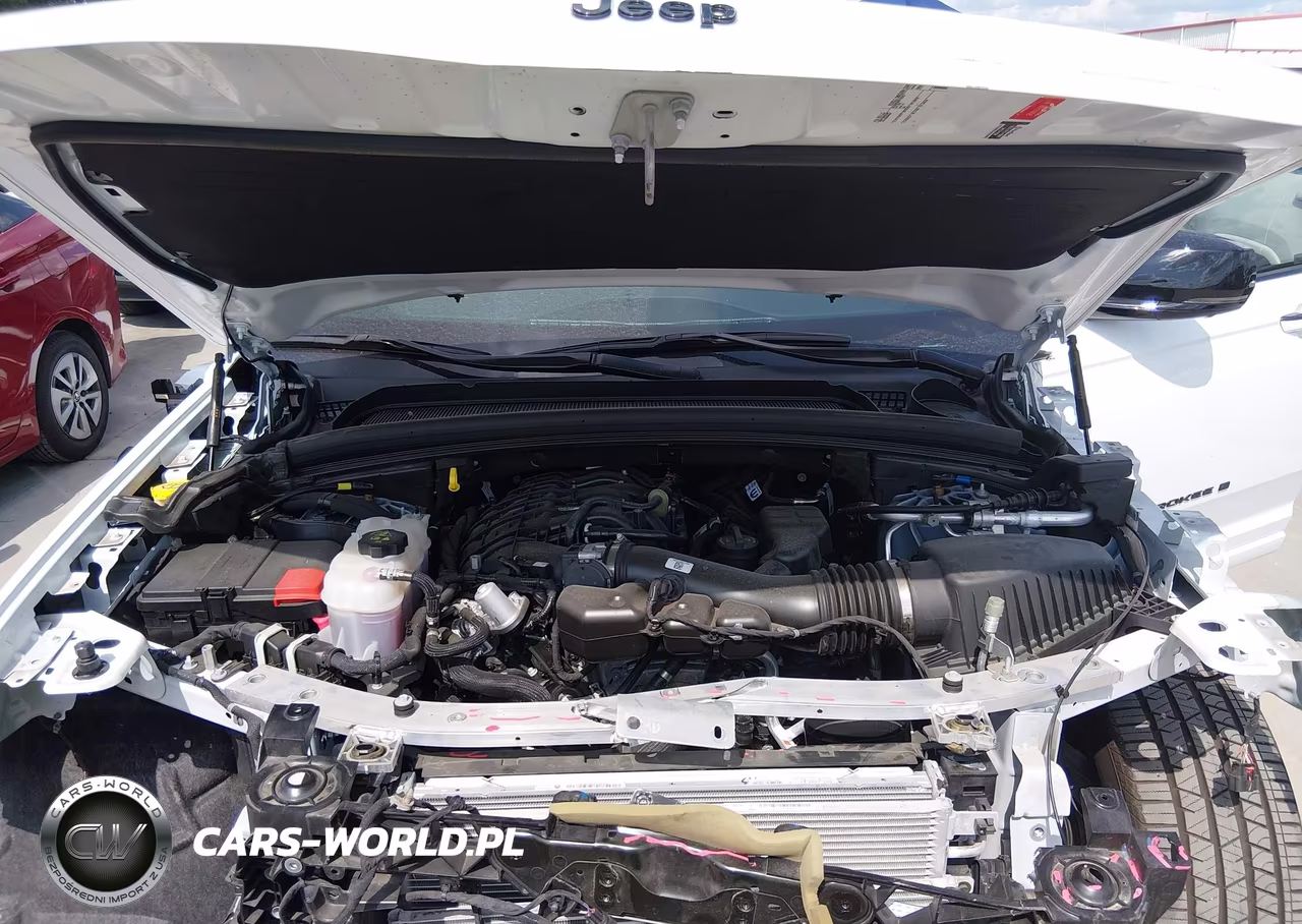 2025 Jeep Grand Cherokee Summit 4X4 VIN:1C4RJHEG5S8644235 - 10
