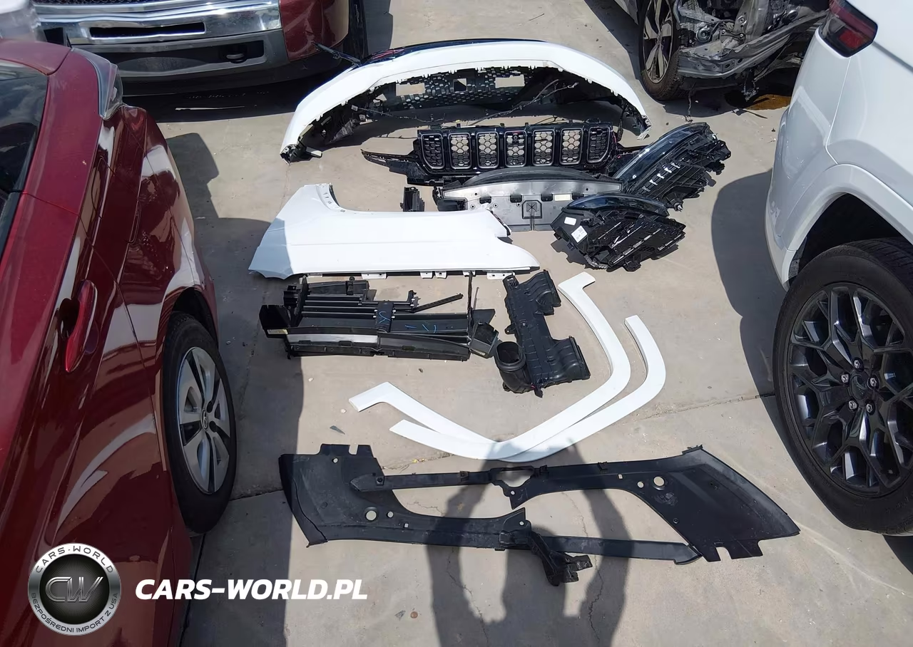 2025 Jeep Grand Cherokee Summit 4X4 VIN:1C4RJHEG5S8644235 - 12