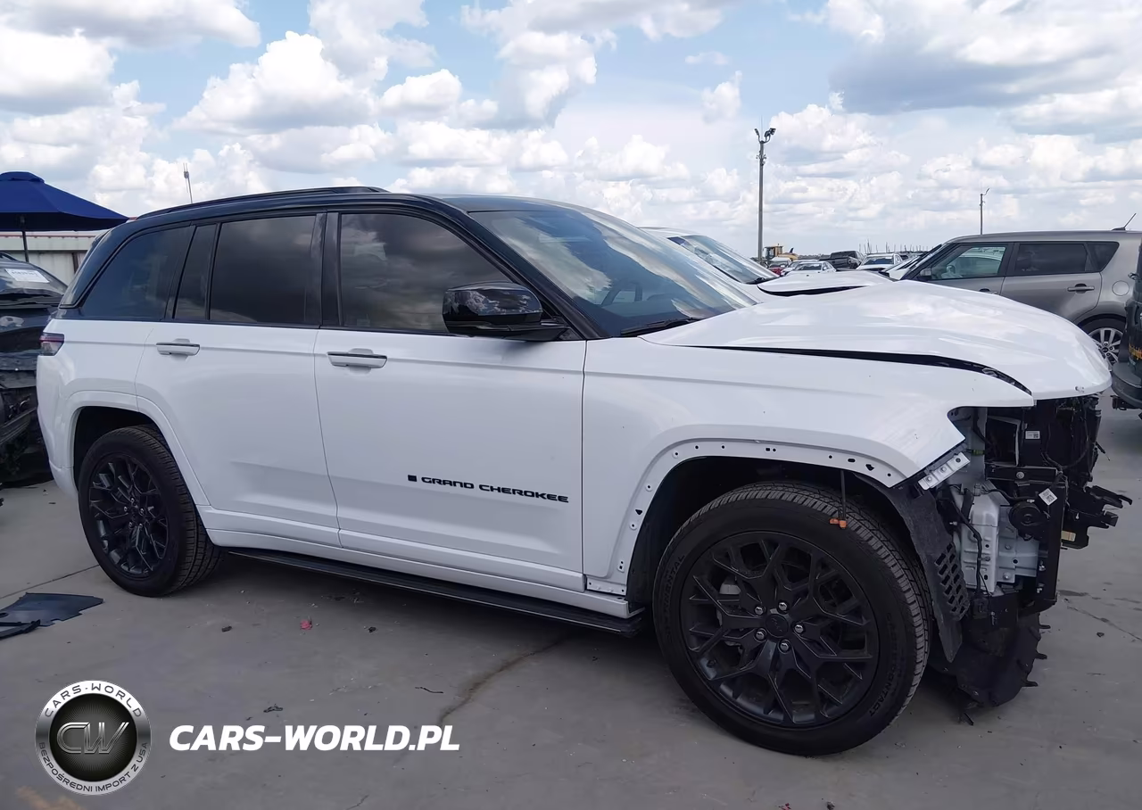 2025 Jeep Grand Cherokee Summit 4X4 VIN:1C4RJHEG5S8644235 - 14