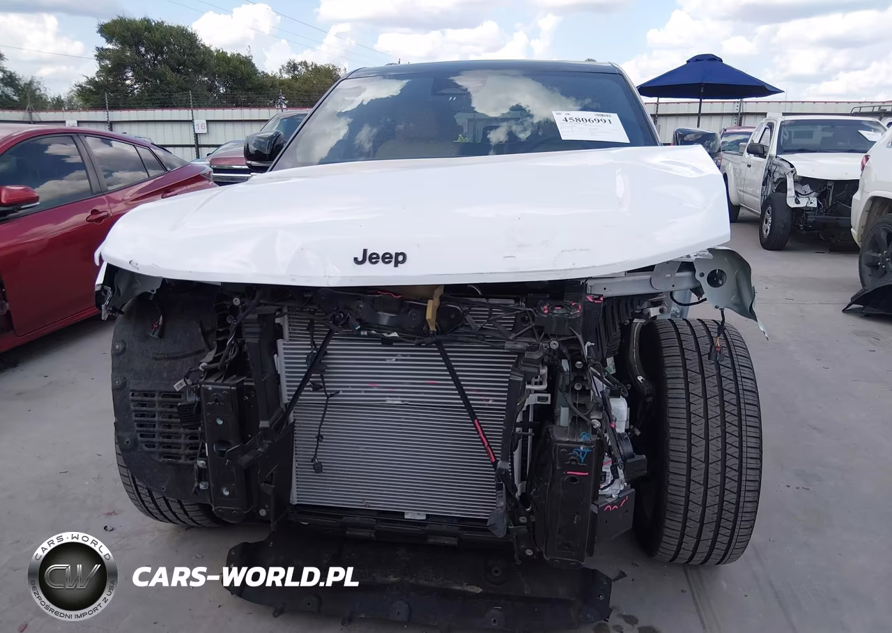 2025 Jeep Grand Cherokee Summit 4X4 VIN:1C4RJHEG5S8644235 - 6