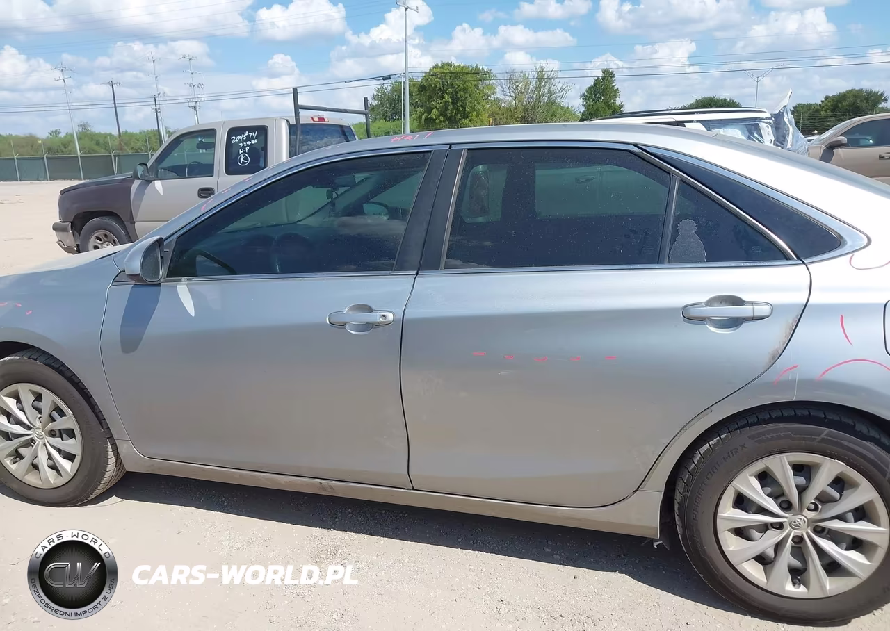 2016 Toyota Camry Le VIN:4T4BF1FKXGR584174 - 15