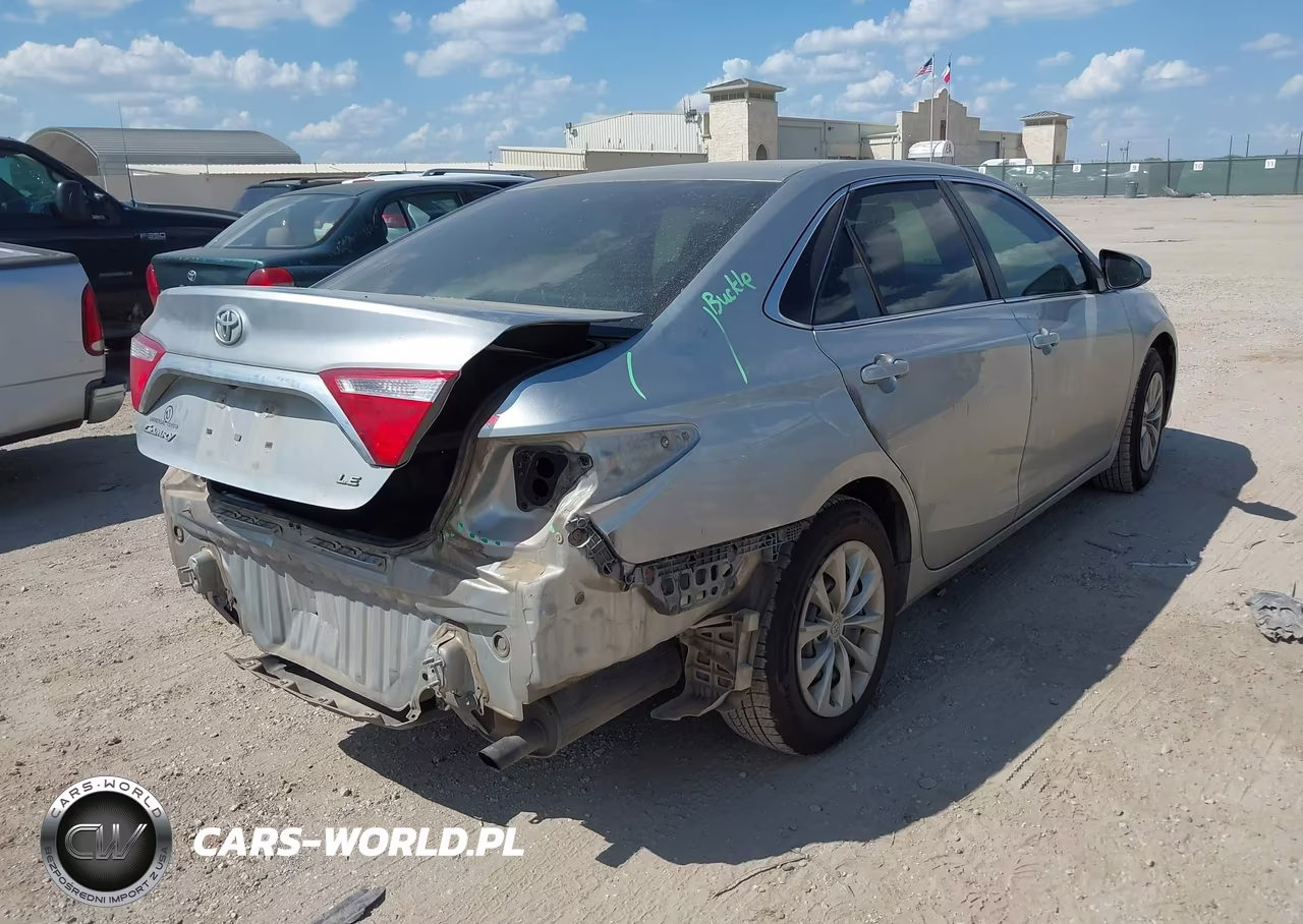 2016 Toyota Camry Le VIN:4T4BF1FKXGR584174 - 4