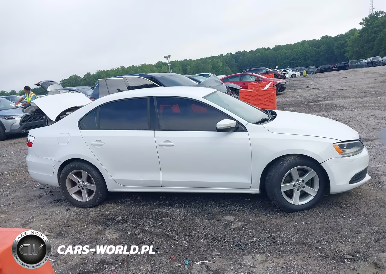 VOLKSWAGEN JETTA VIN:3VWD17AJXEM305019 - 13