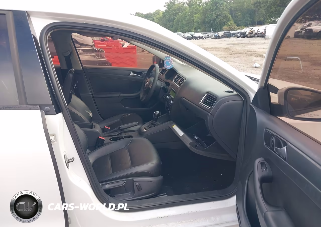VOLKSWAGEN JETTA VIN:3VWD17AJXEM305019 - 5