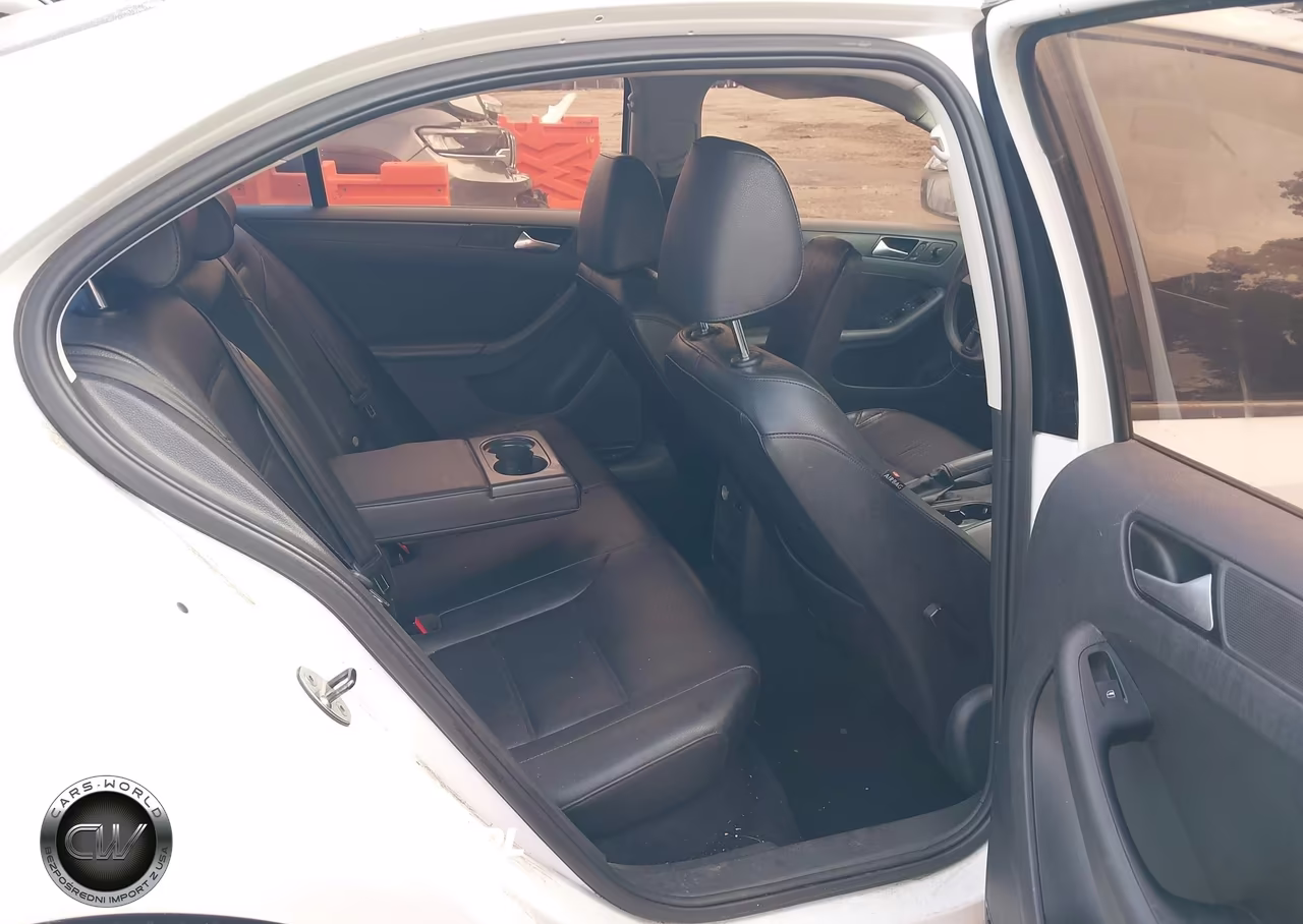 VOLKSWAGEN JETTA VIN:3VWD17AJXEM305019 - 8