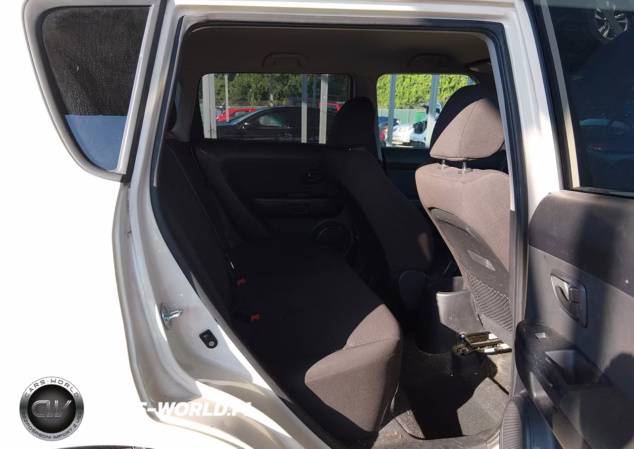 2012 Kia Soul VIN:KNDJT2A56C7358880 - 8