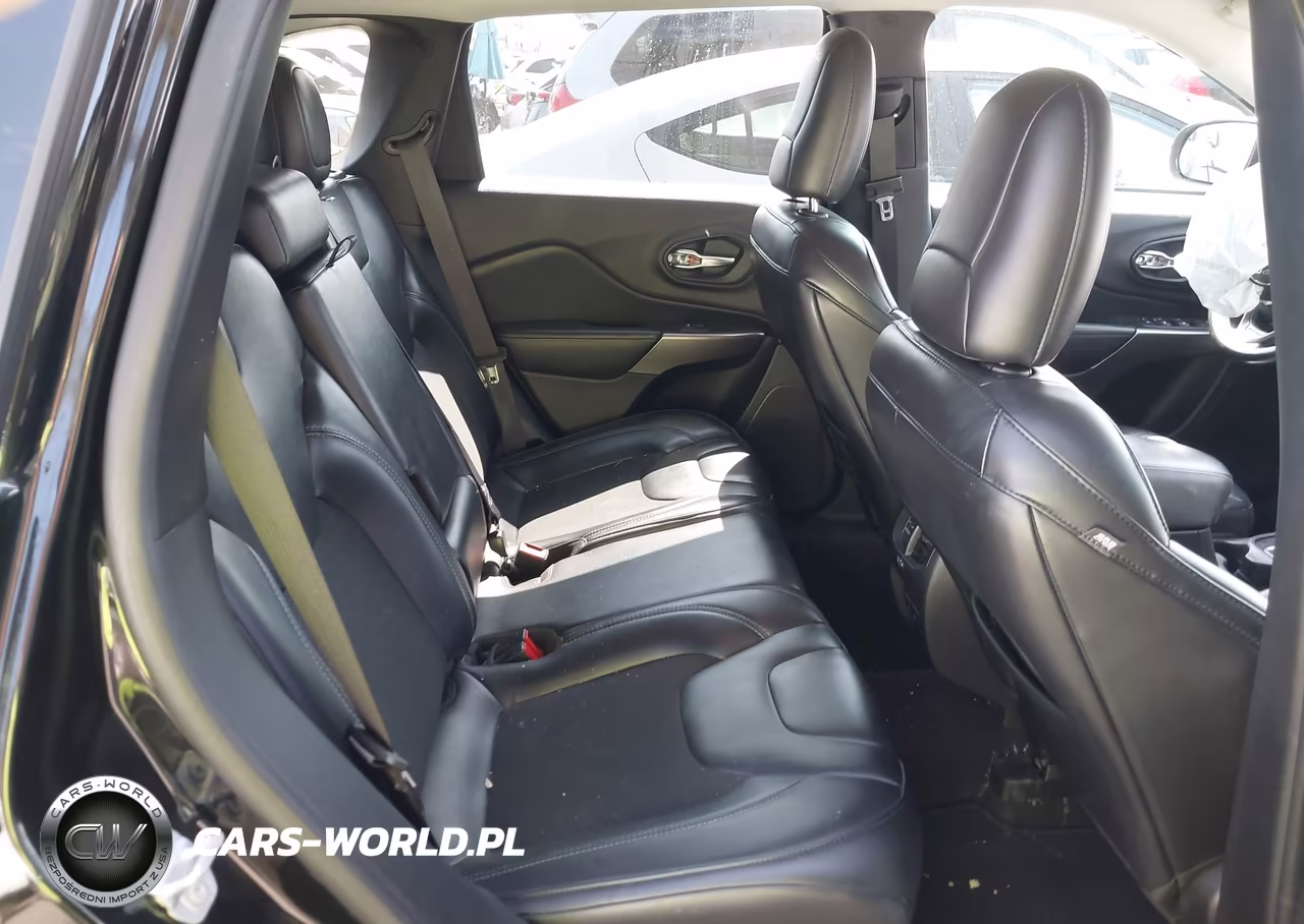 2020 Jeep Cherokee Latitude Plus Fwd VIN:1C4PJLLB9LD519572 - 8