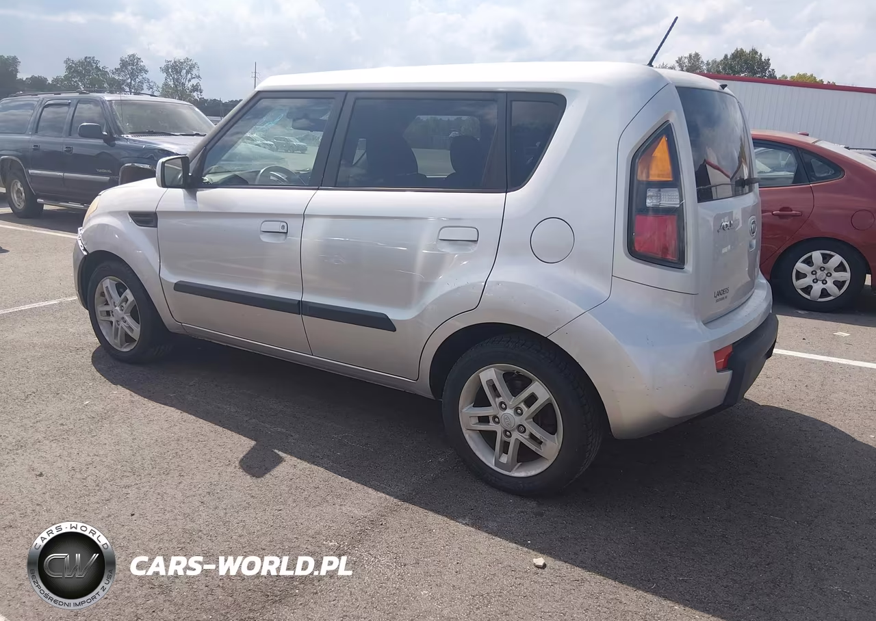 2010 Kia Soul + VIN:KNDJT2A27A7030029 - 3