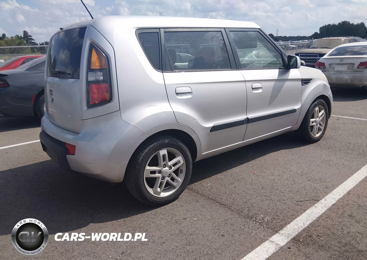 2010 Kia Soul + VIN:KNDJT2A27A7030029 - 4