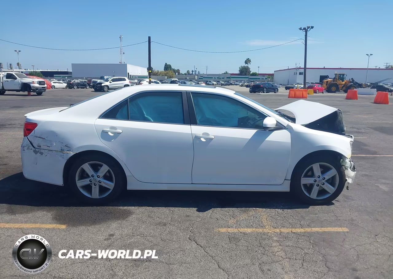2014 Toyota Camry Se VIN:4T1BF1FK8EU821736 - 13