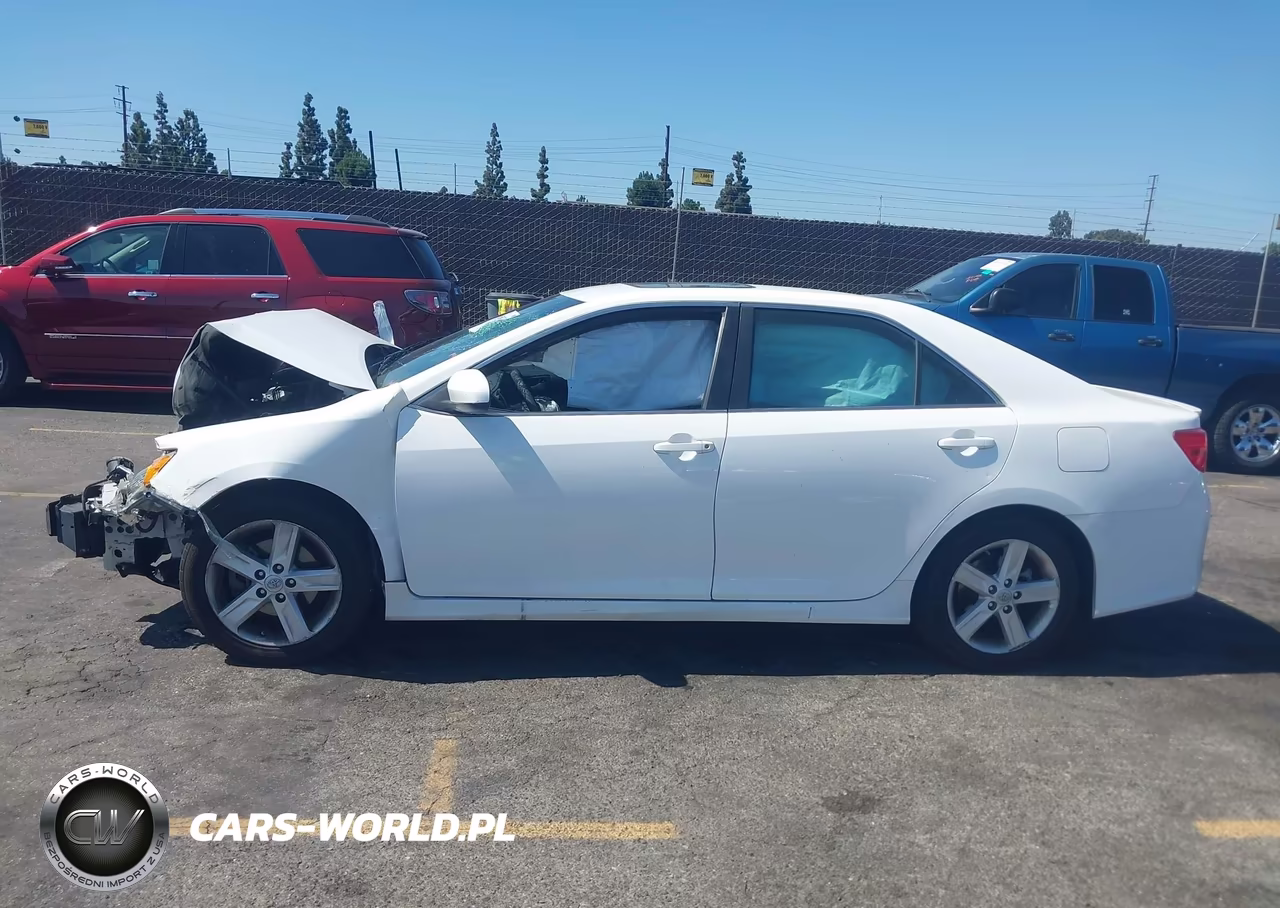 2014 Toyota Camry Se VIN:4T1BF1FK8EU821736 - 14