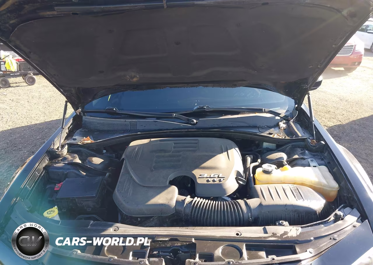 2018 Chrysler 300 Limited VIN:2C3CCAEG9JH136788 - 10