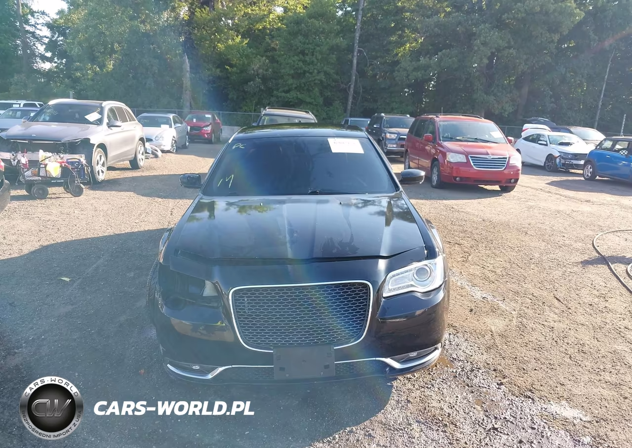 2018 Chrysler 300 Limited VIN:2C3CCAEG9JH136788 - 12