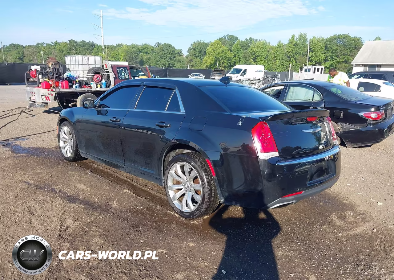 2018 Chrysler 300 Limited VIN:2C3CCAEG9JH136788 - 3