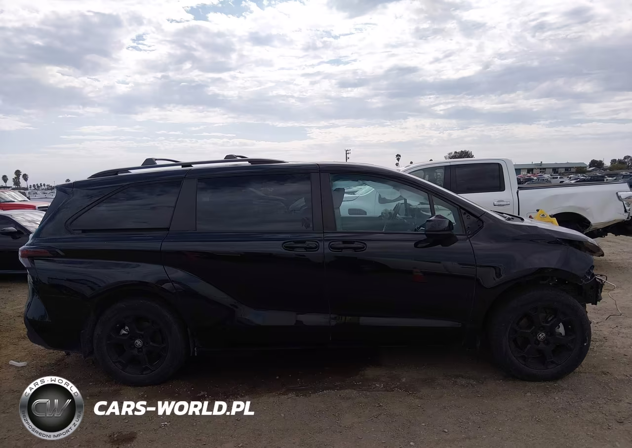2025 Toyota Sienna Woodland Edition VIN:5TDCSKFC3SS175878 - 14