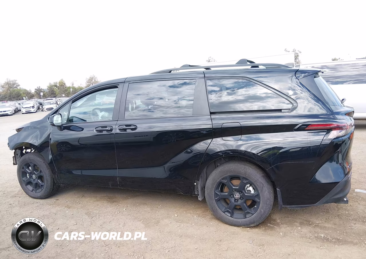 2025 Toyota Sienna Woodland Edition VIN:5TDCSKFC3SS175878 - 15