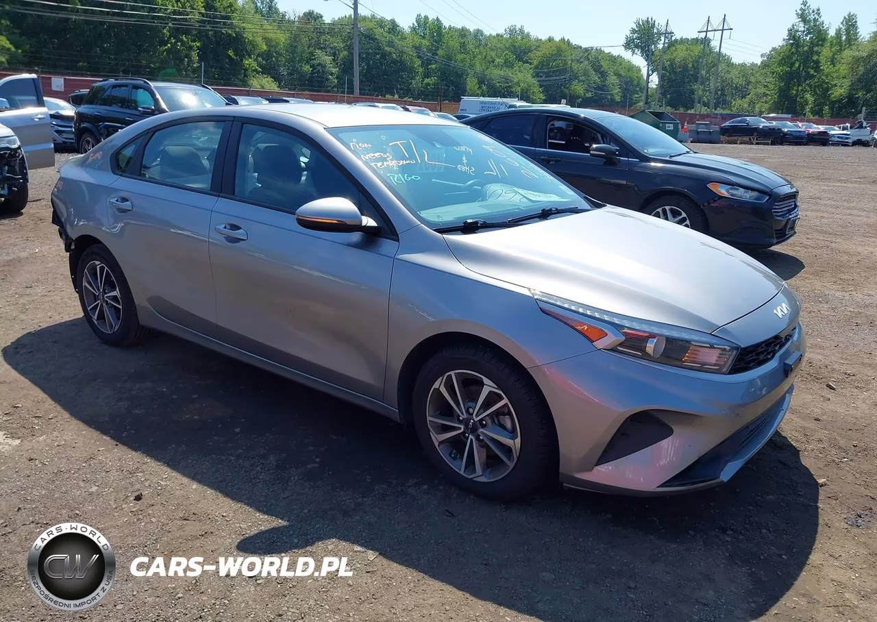 2023 Kia Forte Lxs