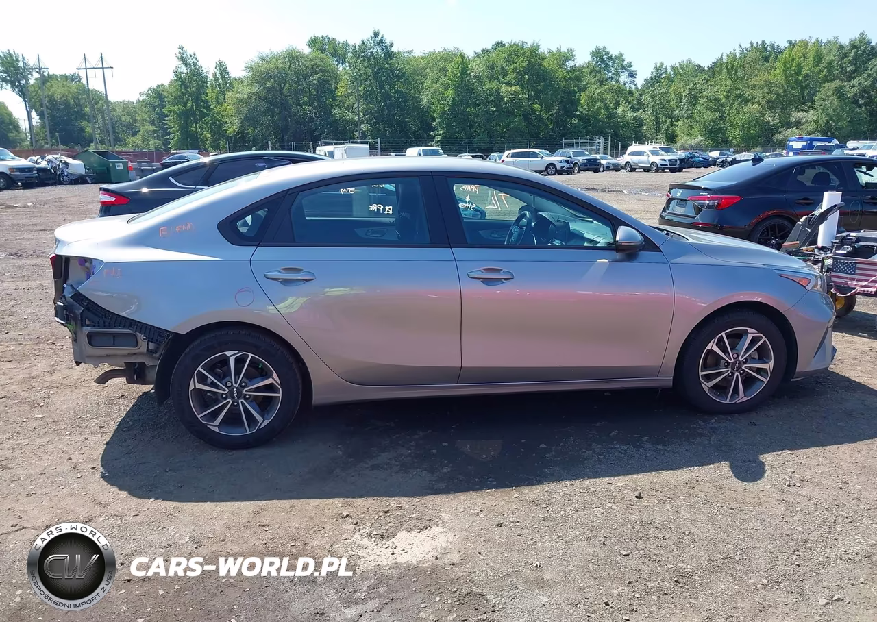 2023 Kia Forte Lxs VIN:3KPF24AD3PE583615 - 13