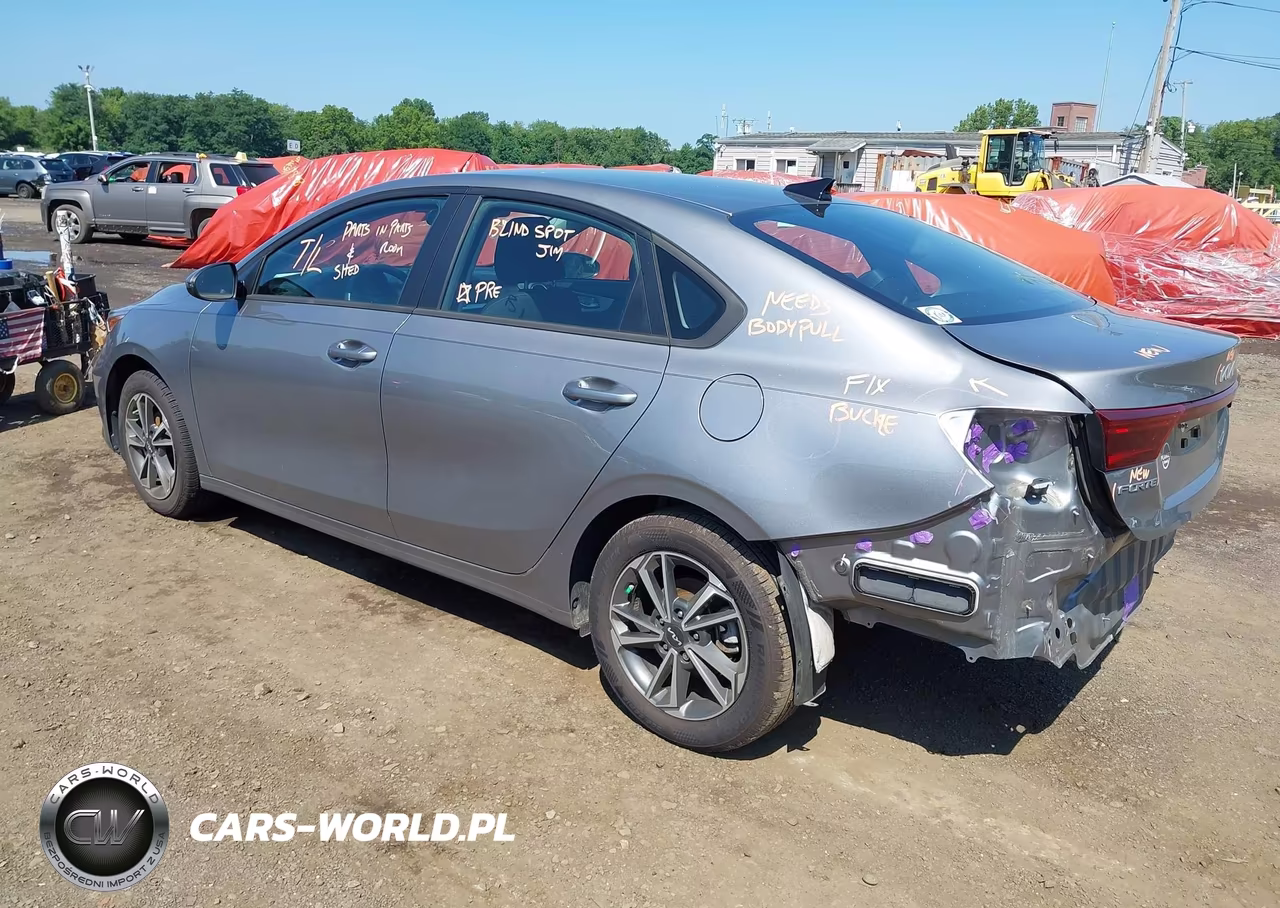 2023 Kia Forte Lxs VIN:3KPF24AD3PE583615 - 3