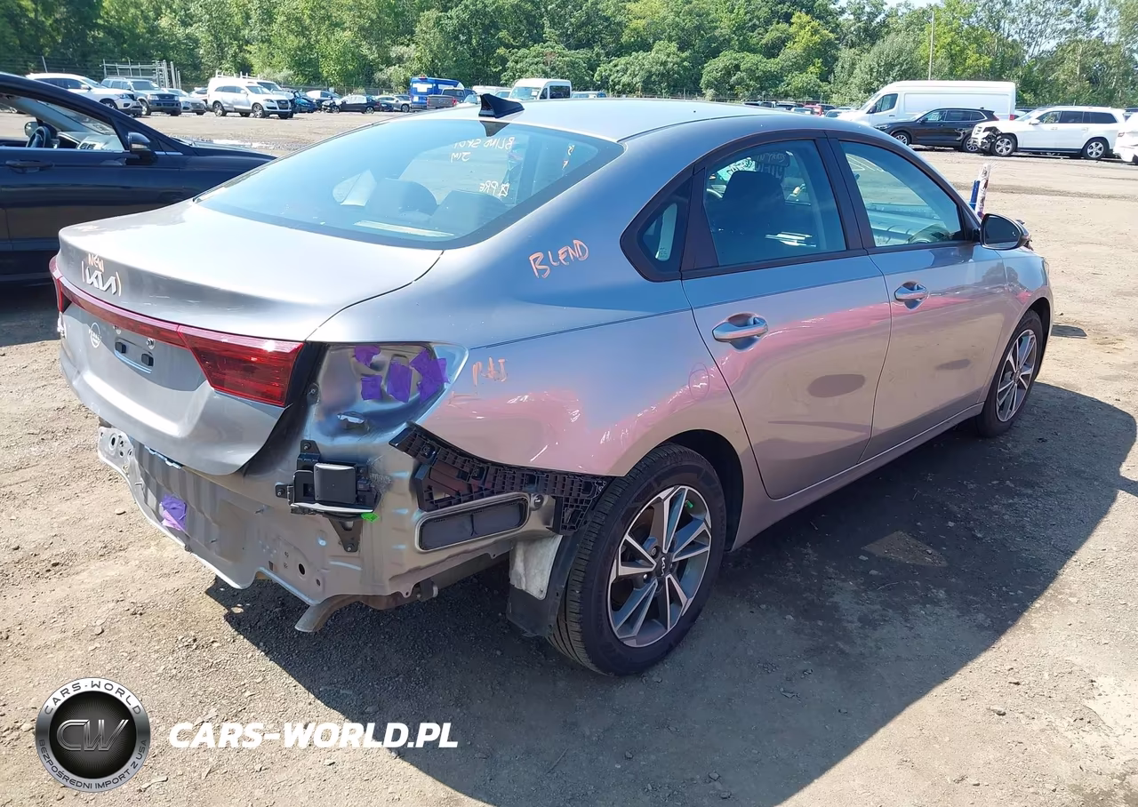 2023 Kia Forte Lxs VIN:3KPF24AD3PE583615 - 4