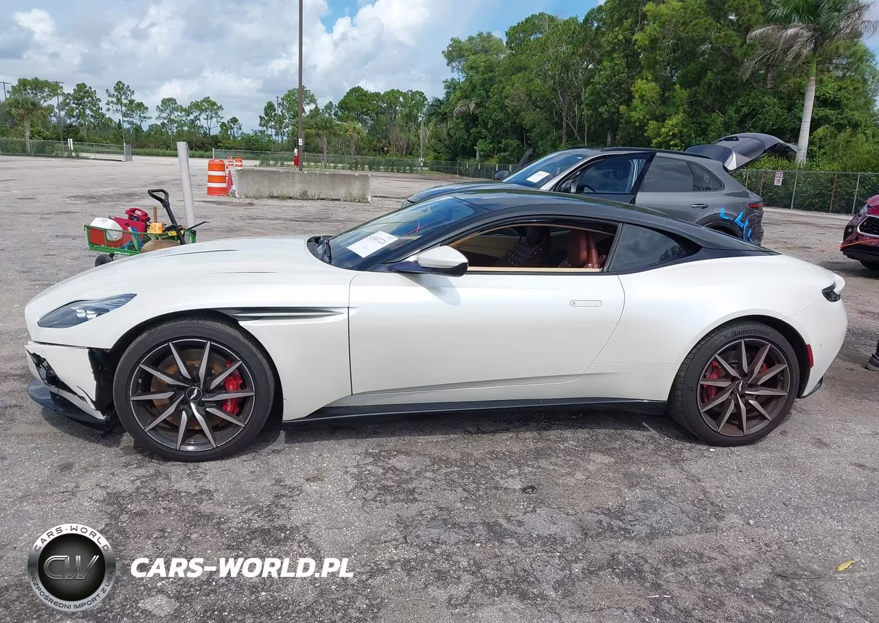 2017 Aston Martin Db11 Launch Edition VIN:SCFRMFAV1HGL02877 - 14