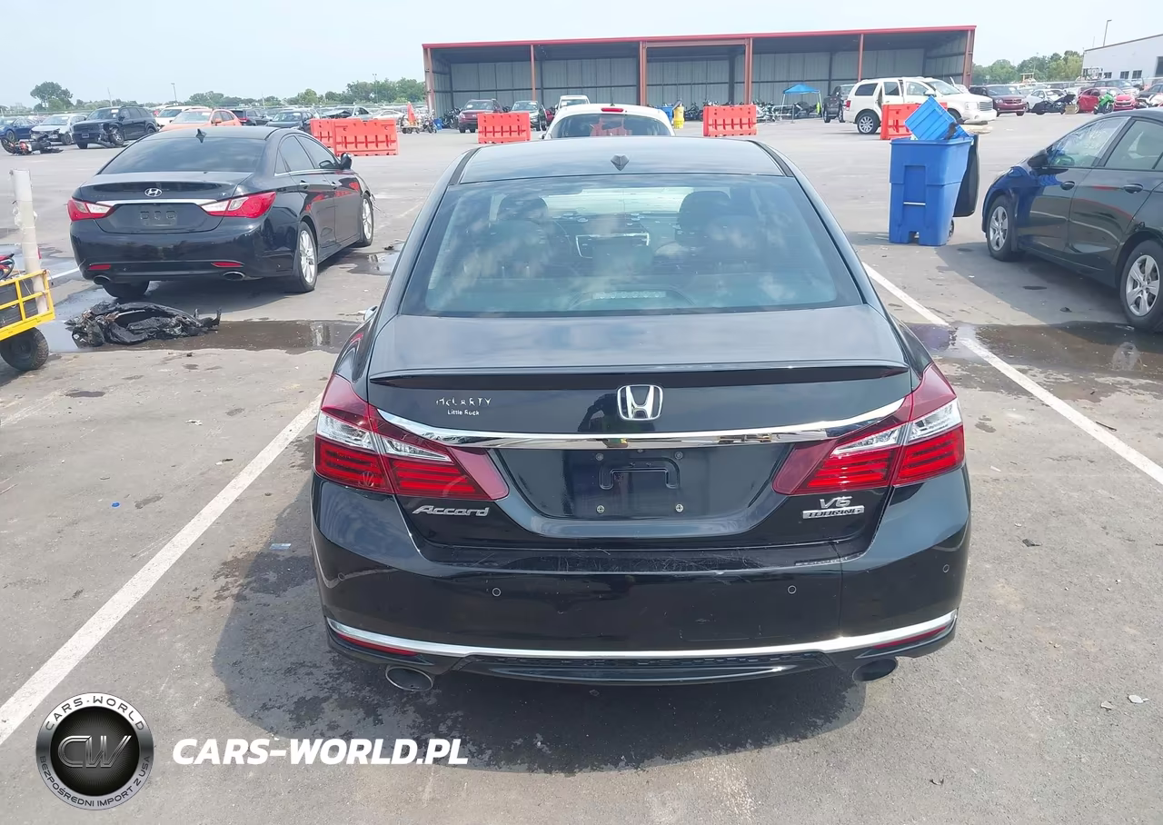 2017 Honda Accord Touring V6 VIN:1HGCR3F99HA000581 - 17