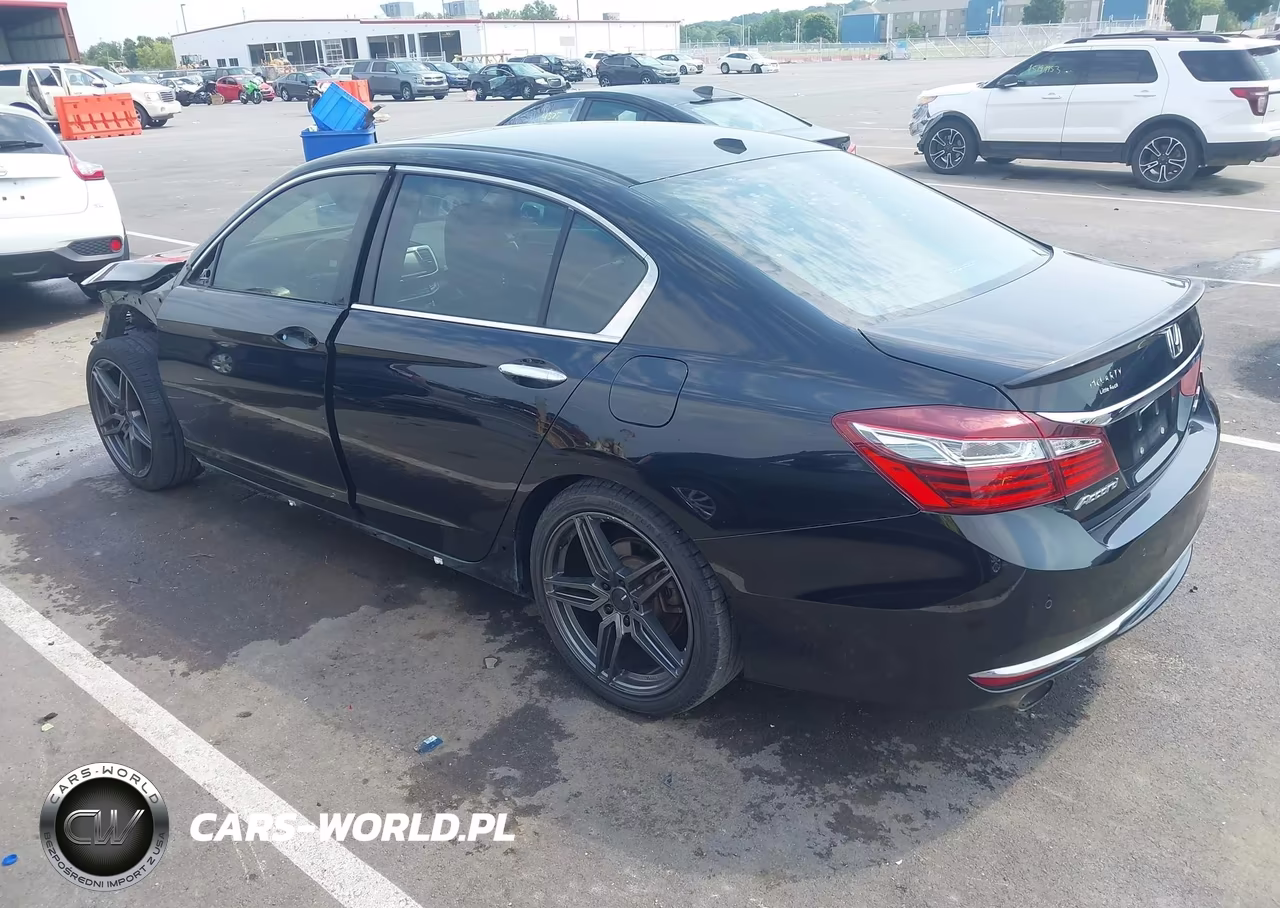 2017 Honda Accord Touring V6 VIN:1HGCR3F99HA000581 - 3