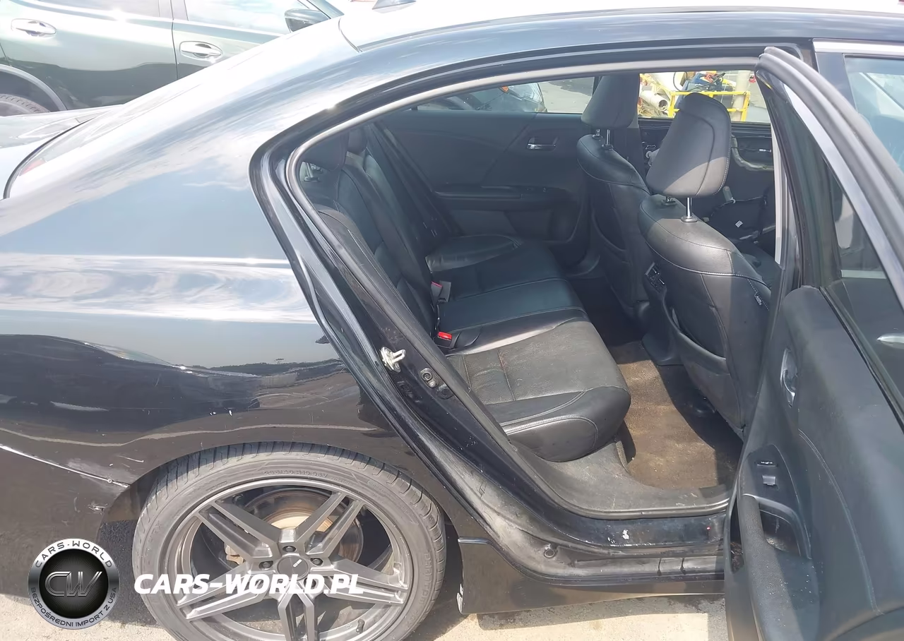 2017 Honda Accord Touring V6 VIN:1HGCR3F99HA000581 - 8