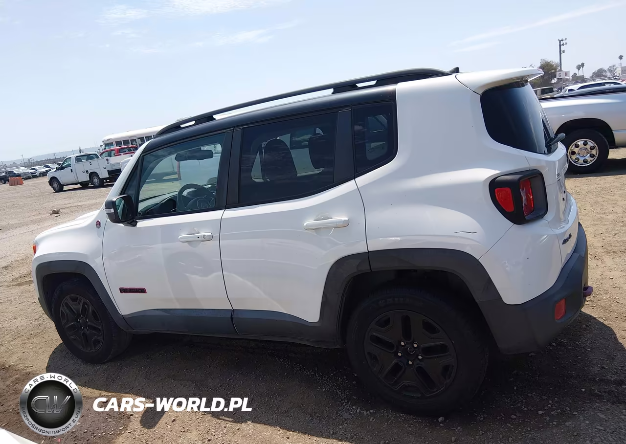 2018 Jeep Renegade Trailhawk 4X4 VIN:ZACCJBCBXJPG88698 - 14