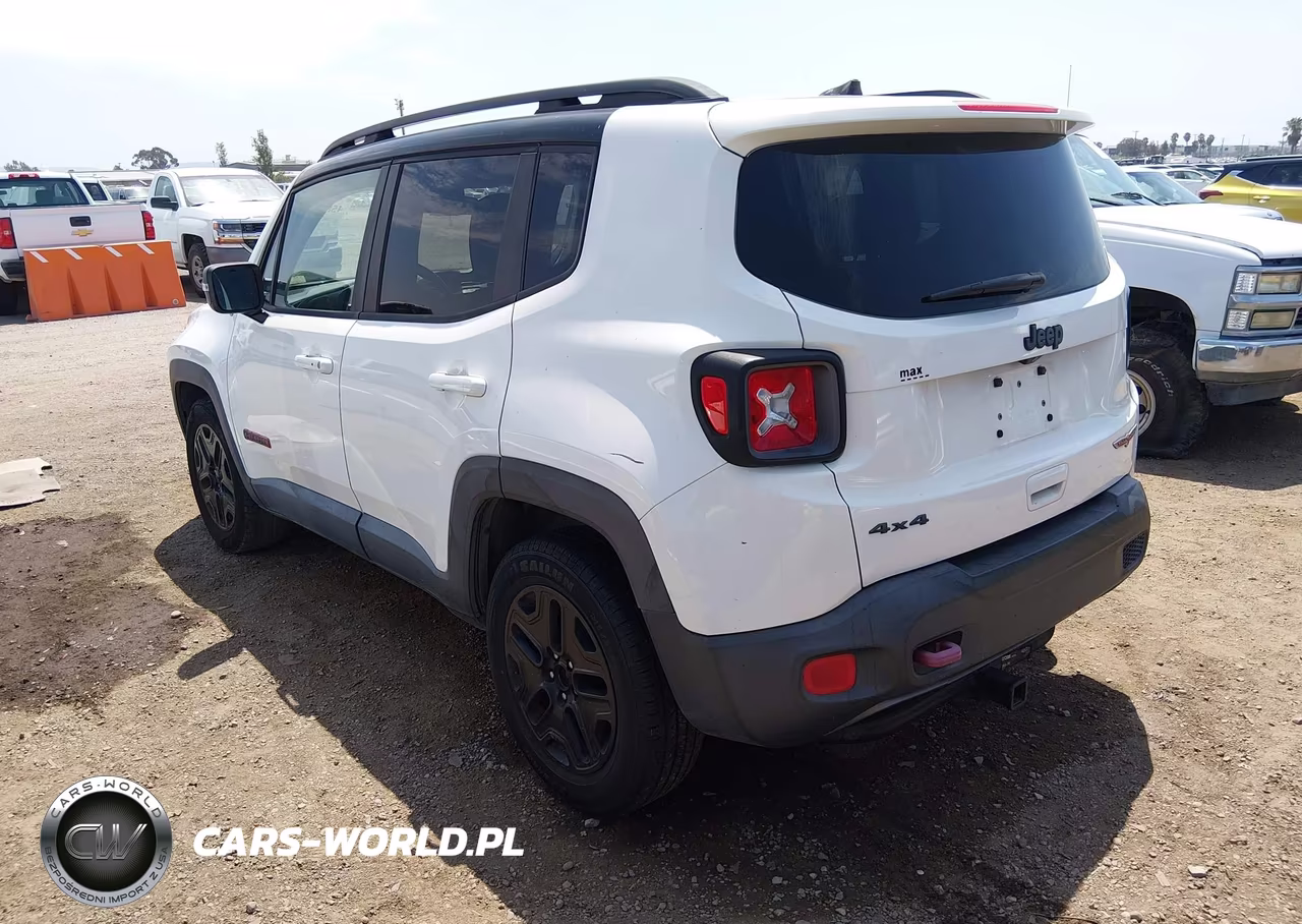 2018 Jeep Renegade Trailhawk 4X4 VIN:ZACCJBCBXJPG88698 - 3